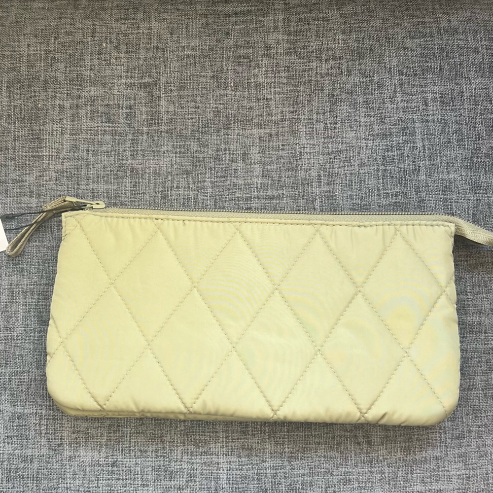 NWT Vera Bradley Essential Trio Clutch. Deep Lichen Green. Ultralight fabric - Picture 3 of 10